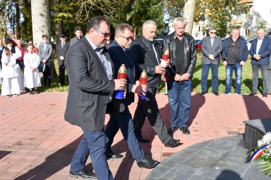 28. OBLJETNICA OSLOBOĐENJA OPĆINE I OTVORENJE PJEŠAČKE STAZE