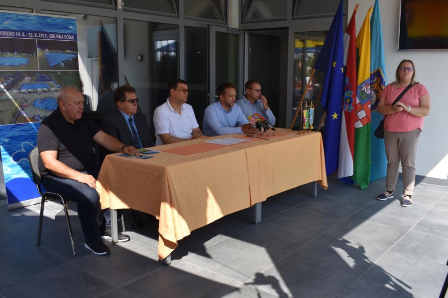 Tiskovna konferencija na bazenima Veliki Grđevac