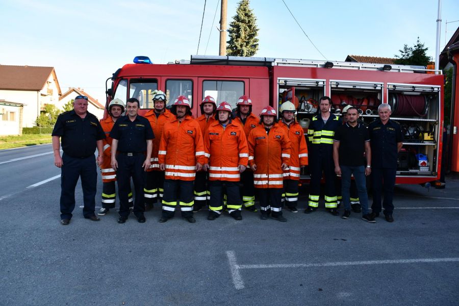 DVD Veliki Grđevac dobilo novo vatrogasno vozilo