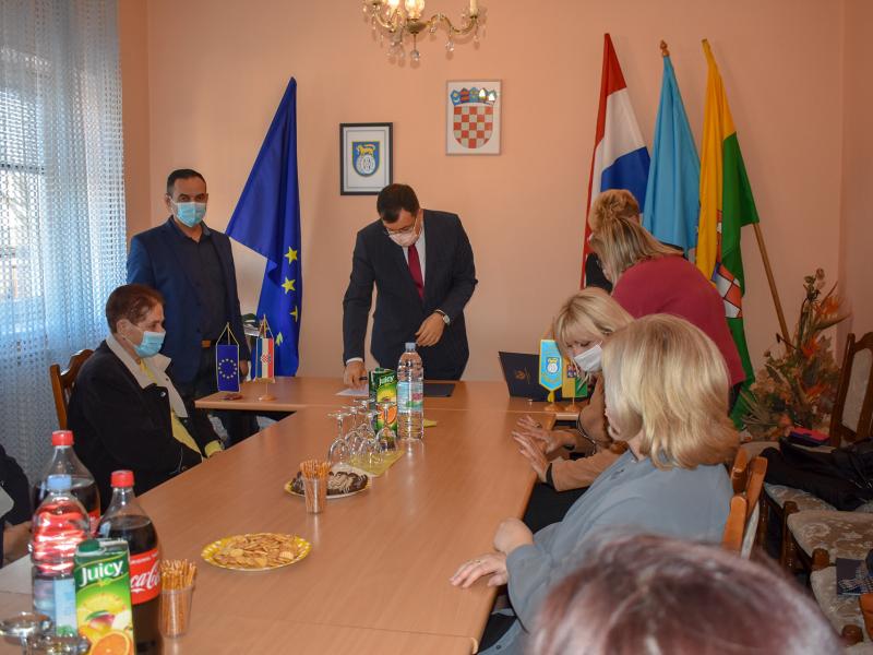 ŽUPAN DAMIR BAJS U RADNOM POSJETU OPĆINI VELIKI GRĐEVAC