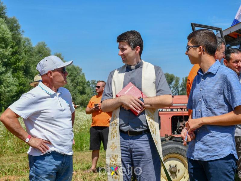 Žetva u Velikom Grđevcu