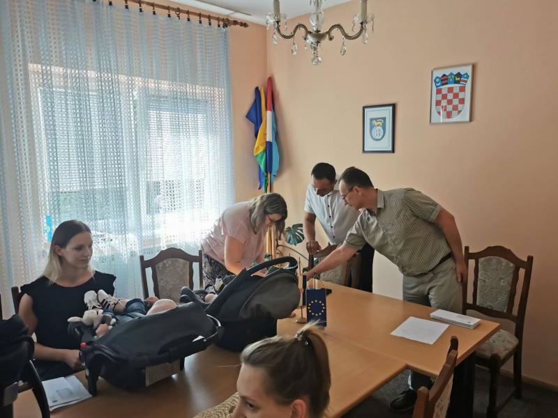 Podjela naknada roditeljima novorođene djece  s područja Općine Veliki Grđevac