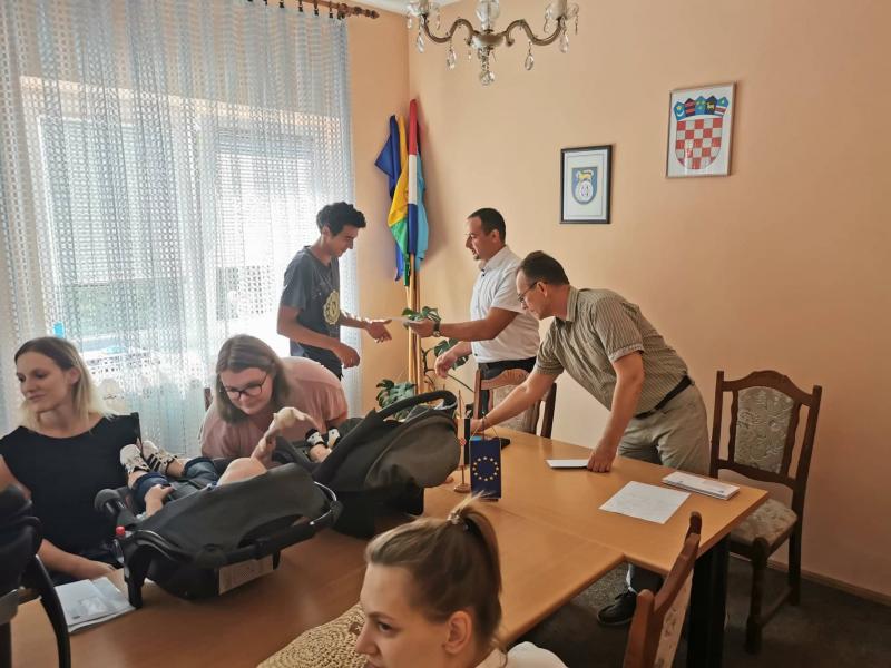 Podjela naknada roditeljima novorođene djece  s područja Općine Veliki Grđevac