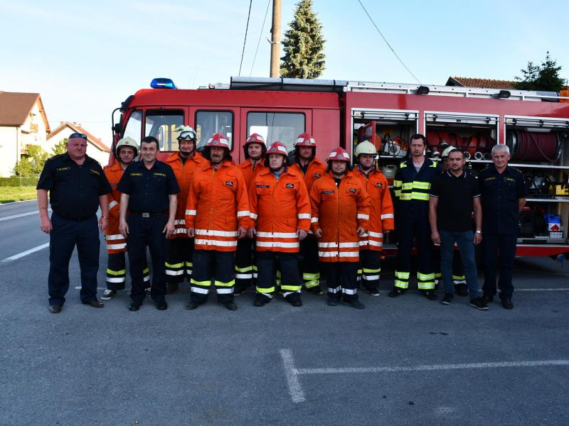 DVD Veliki Grđevac dobilo novo vatrogasno vozilo