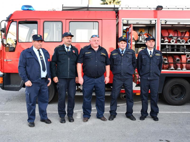 DVD Veliki Grđevac dobilo novo vatrogasno vozilo