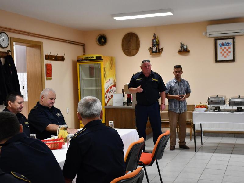 DVD Veliki Grđevac dobilo novo vatrogasno vozilo