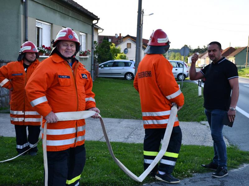 DVD Veliki Grđevac dobilo novo vatrogasno vozilo