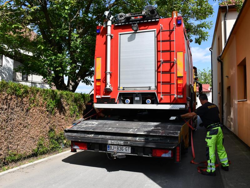 DVD Veliki Grđevac dobilo novo vatrogasno vozilo