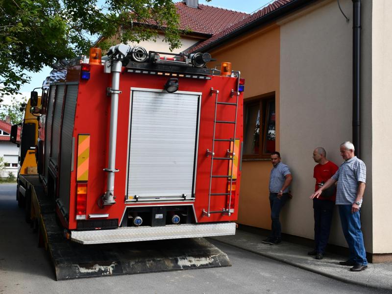 DVD Veliki Grđevac dobilo novo vatrogasno vozilo