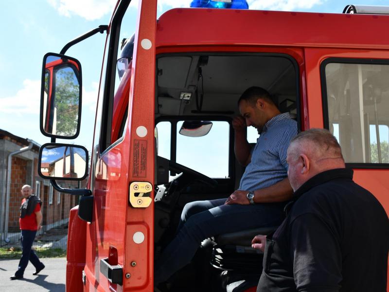 DVD Veliki Grđevac dobilo novo vatrogasno vozilo