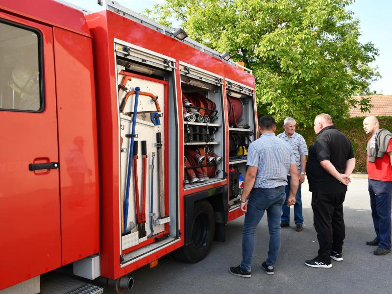 DVD Veliki Grđevac dobilo novo vatrogasno vozilo