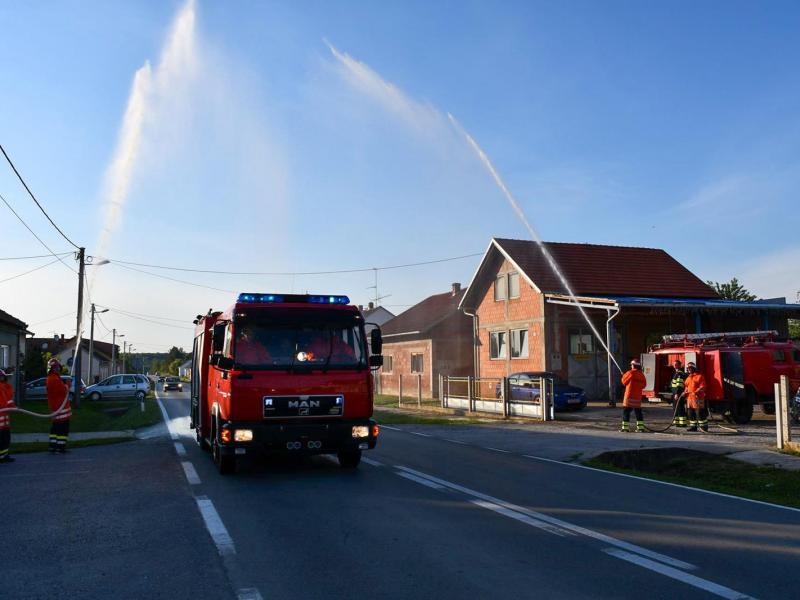 DVD Veliki Grđevac dobilo novo vatrogasno vozilo