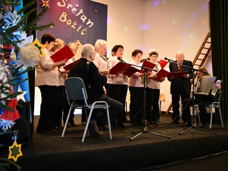 Božićno novogodišnji domjenak