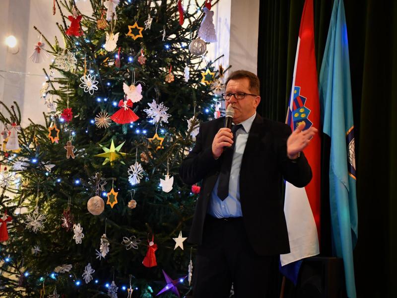 Božićno novogodišnji domjenak