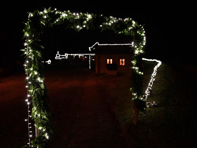 Otvorenje adventa na Lovrakovom centru i paljenje prve adventske svijeće