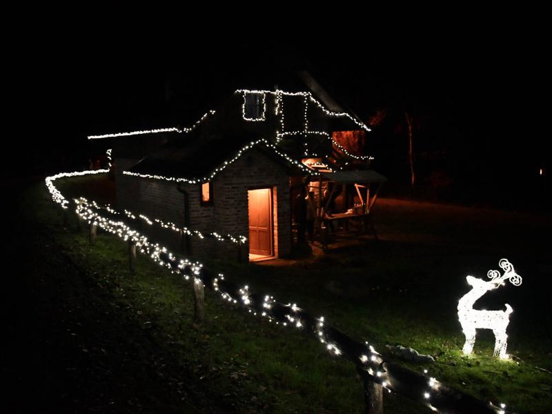 Otvorenje adventa na Lovrakovom centru i paljenje prve adventske svijeće