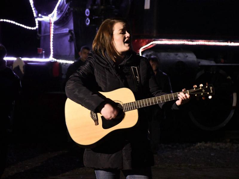 Otvorenje adventa na Lovrakovom centru i paljenje prve adventske svijeće