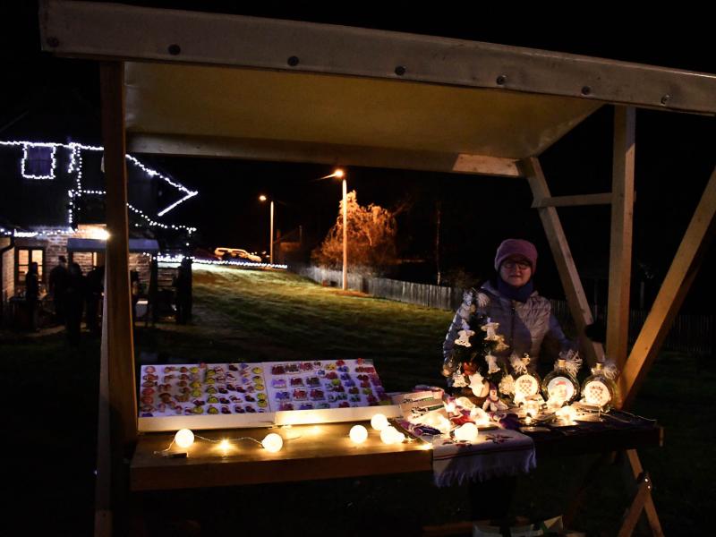 Otvorenje adventa na Lovrakovom centru i paljenje prve adventske svijeće