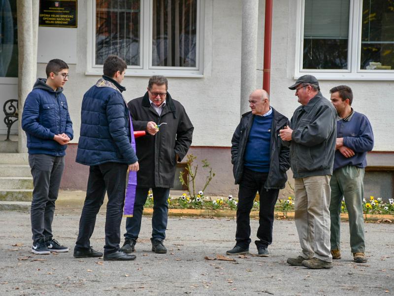 Otvorenje adventa na Lovrakovom centru i paljenje prve adventske svijeće