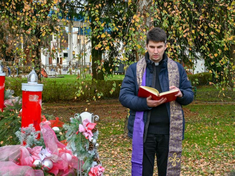 Otvorenje adventa na Lovrakovom centru i paljenje prve adventske svijeće