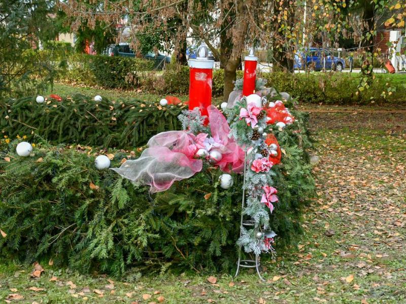 Otvorenje adventa na Lovrakovom centru i paljenje prve adventske svijeće