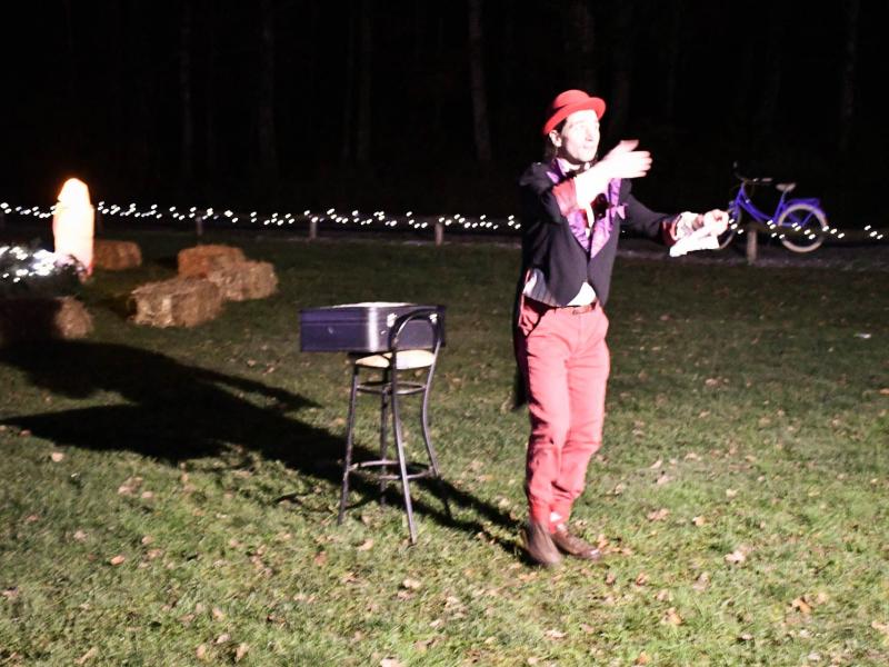 Otvorenje adventa na Lovrakovom centru i paljenje prve adventske svijeće