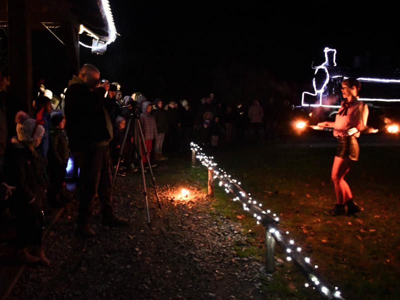 Otvorenje adventa na Lovrakovom centru i paljenje prve adventske svijeće